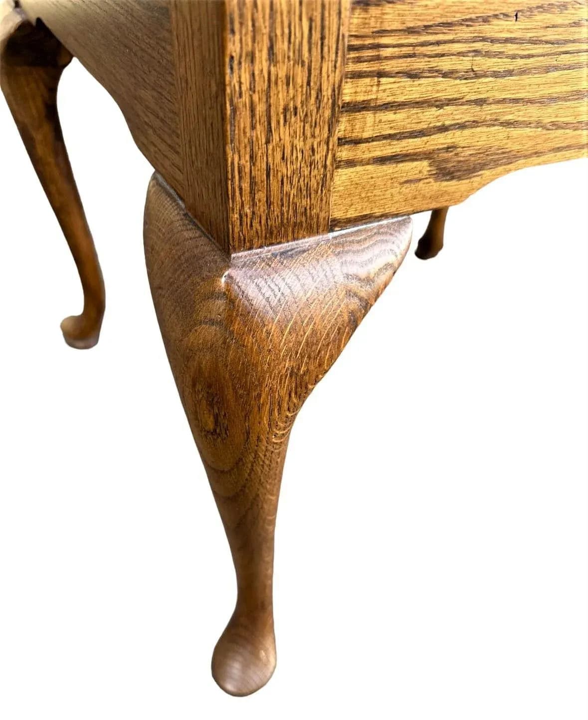 Thomasville French Country Oak Nightstands or Side Tables - Vintage Circa 1970s - Thumbnail 4