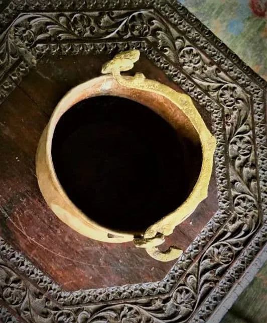 19th Century Antique Hand-Forged Copper Cachepot With Brass Handle - Thumbnail 7