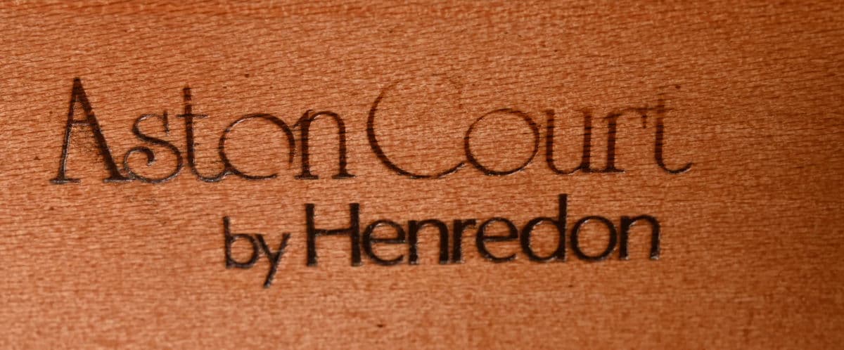 Henredon Flame Mahogany Georgian Breakfront - Aston Court Collection - Vintage Late 20th Century - Thumbnail 6