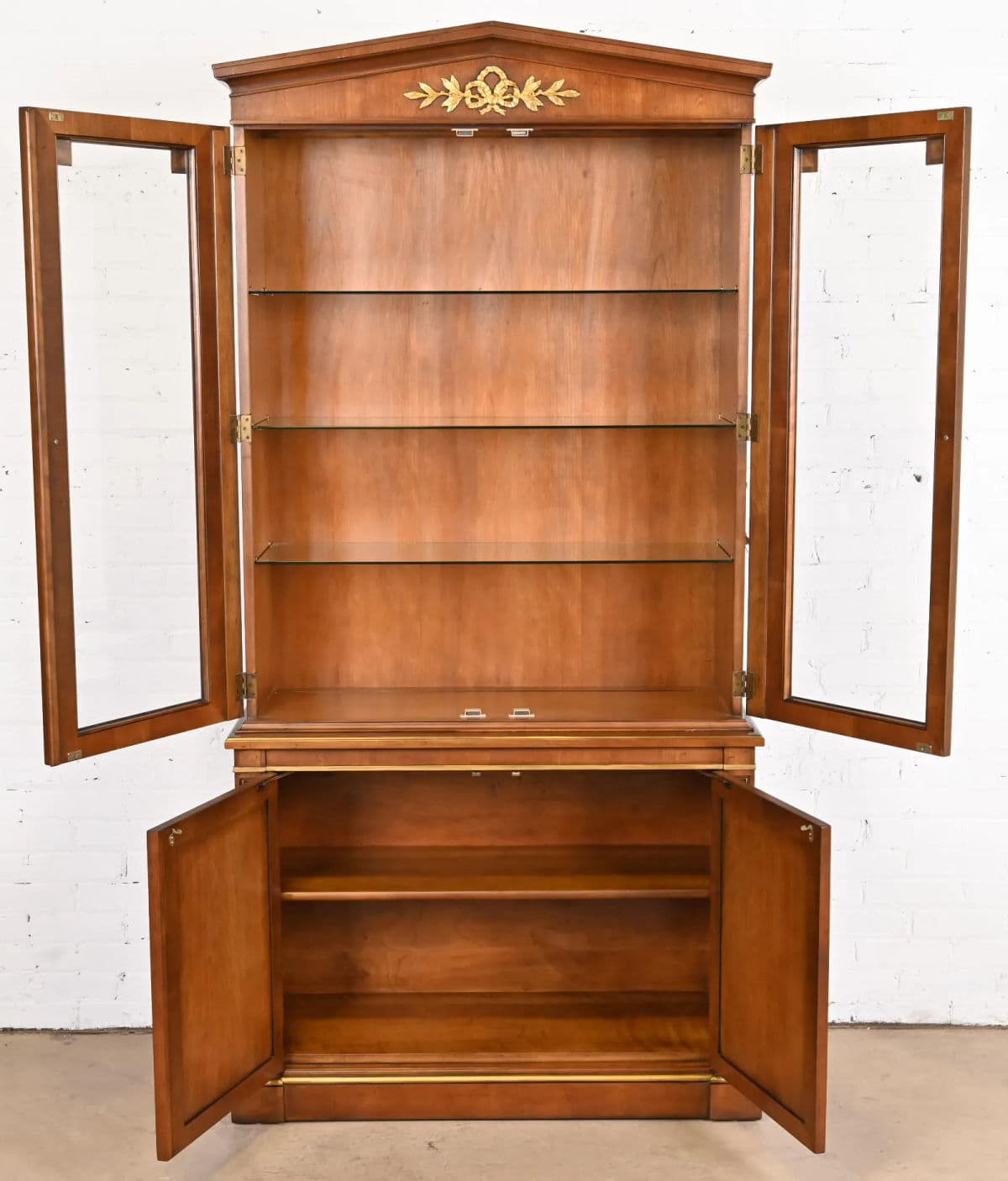 Kindel Grand Rapids 'Milano' Cherry Breakfront China Cabinet - Circa 1960 - Thumbnail 4