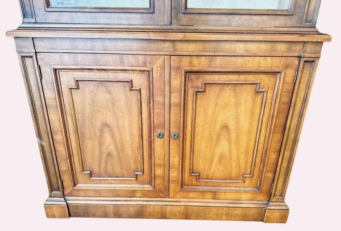 Kindel Grand Rapids 'Milano' Cherry Breakfront China Cabinet - Circa 1960 - Thumbnail 5