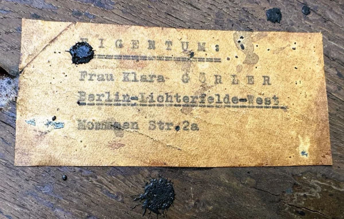 Renaissance Revival German Carved Oak Accent Table From Lichterfelde in Fin De Siècle Berlin - Thumbnail 5