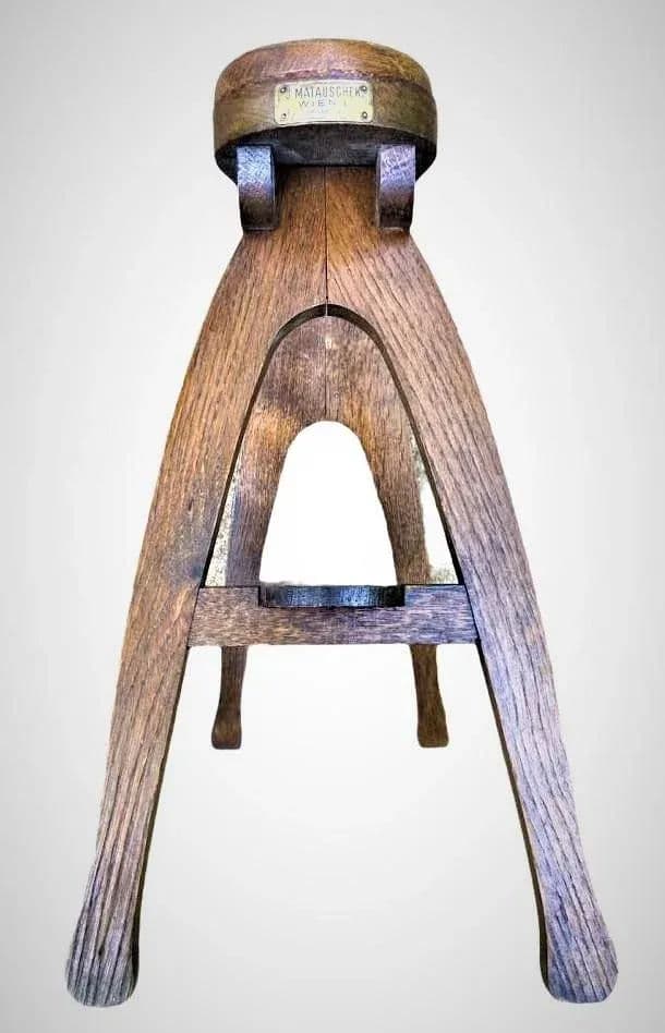 1920s Viennese Quarter Sawn Oak Foot Rest for a Home or Shoe Store - Thumbnail 7