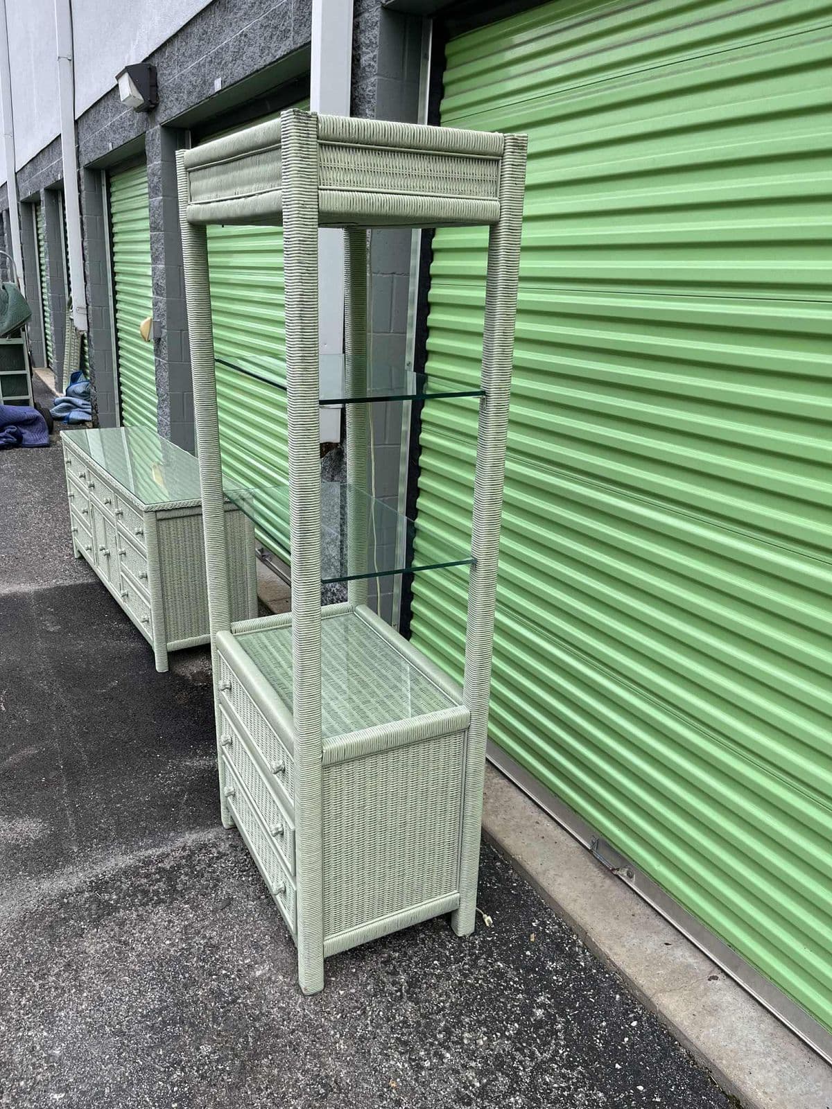 Henry Link Lexington Coastal Wicker Étagère 1980s - Newly Painted in Sage - Thumbnail 3