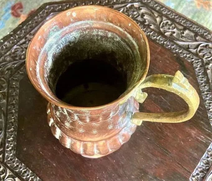 Middle Eastern Hammered & Incised Copper Pitcher - Made in Egypt Mid 20th Century - Thumbnail 7