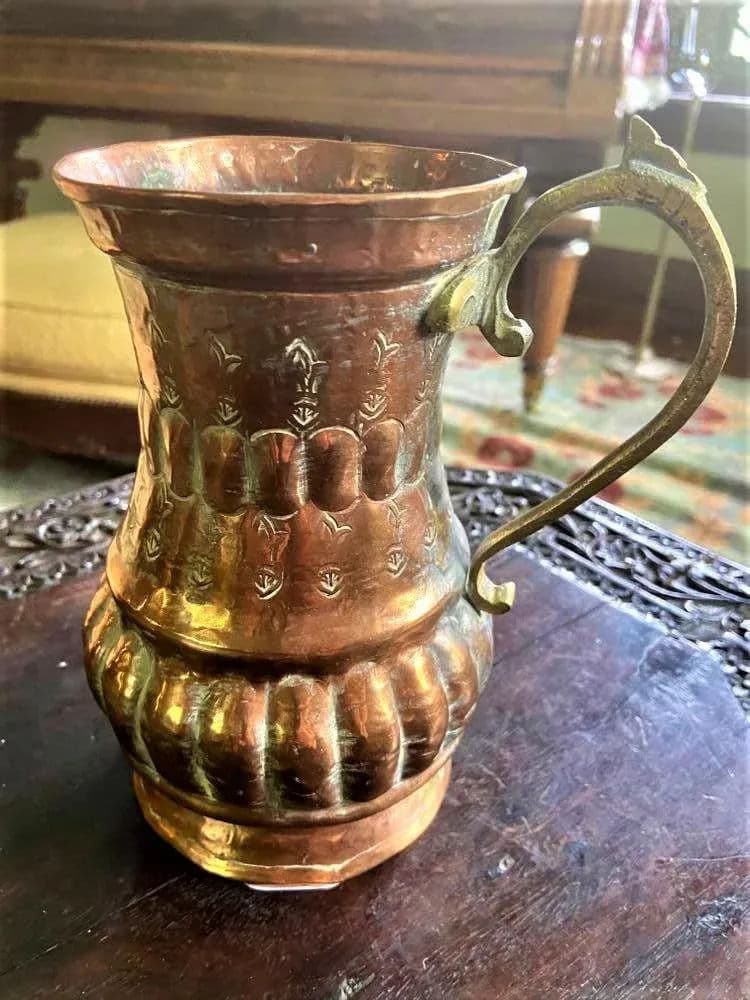 Middle Eastern Hammered & Incised Copper Pitcher - Made in Egypt Mid 20th Century - Thumbnail 5