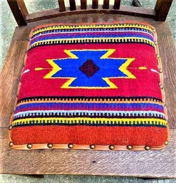 Antique in the Manner of Frank Lloyd Wright - Prairie Style Quarter Sawn Oak Arm Chair With Hand Woven Oaxaca Tapestry Seat - Early 20th Century - Thumbnail 9