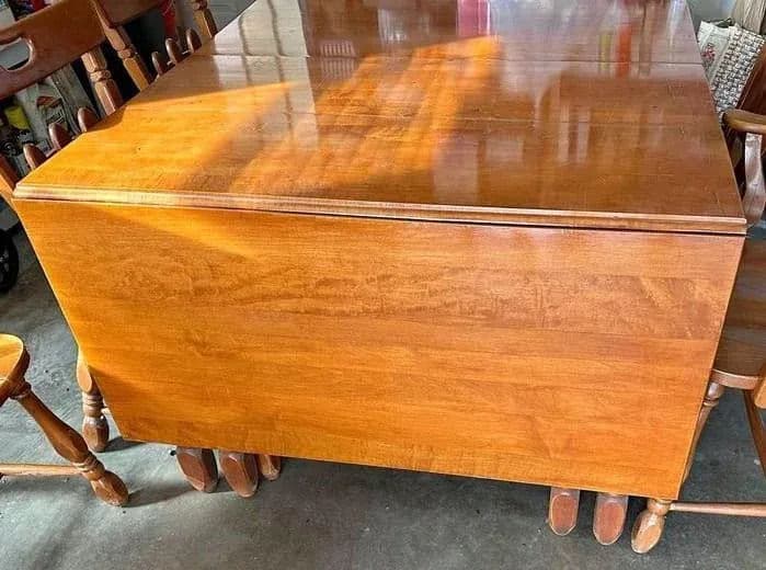 Betty Draper 'Mad Men' Maple Breakfast Table by Willett Furniture - Mid 20th Century - Thumbnail 6