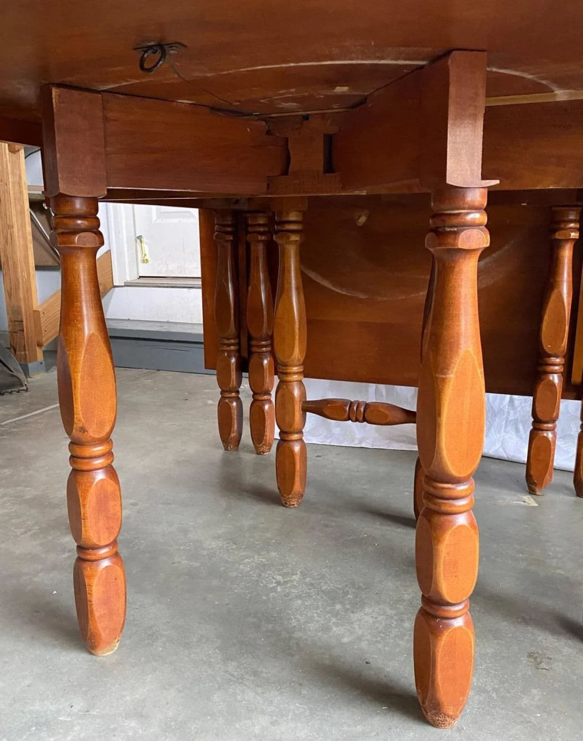 Betty Draper 'Mad Men' Maple Breakfast Table by Willett Furniture - Mid 20th Century - Thumbnail 3