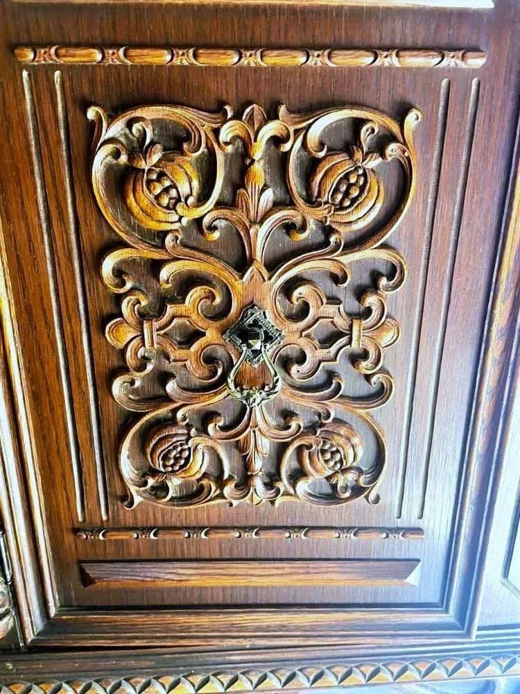 Pomegranate Carving Detailed Spanish Revival Oak Liquor Cabinet or Linen Press - 1920s Antique - Thumbnail 4