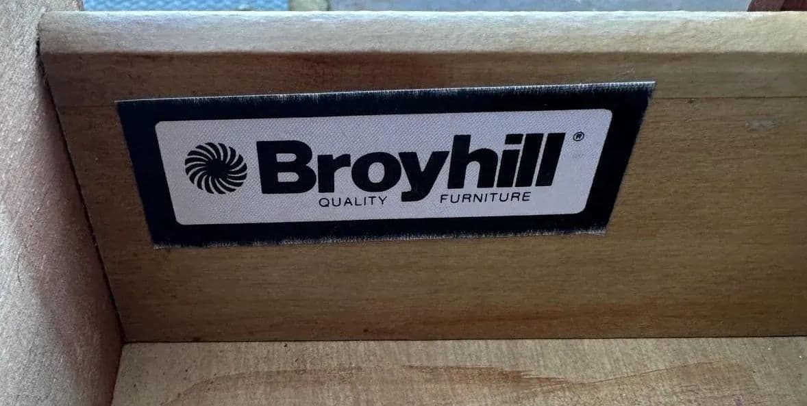 Broyhill Georgian Cherry Wood and Veneer Desk With Bookcase Hutch Made in North Carolina - Late 20th Century - Thumbnail 5