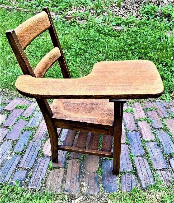 1910 Arts & Crafts Antique Quarter Sawn Oak Chair With Student Writing Surface - Thumbnail 3
