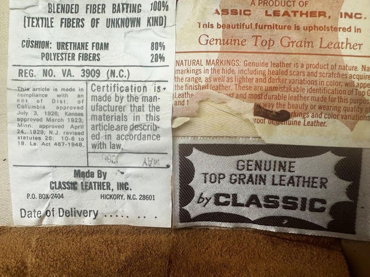 Vintage Leather Tufted Sofa Made in Hickory, North Carolina - Light Tan Color - Late 20th Century - Thumbnail 6