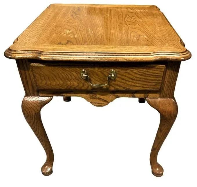 Pair of Thomasville Vintage Solid Oak Queen Anne Side Tables Late 20th Century - Thumbnail 3