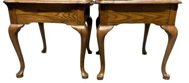 Pair of Thomasville Vintage Solid Oak Queen Anne Side Tables Late 20th Century - Thumbnail 5
