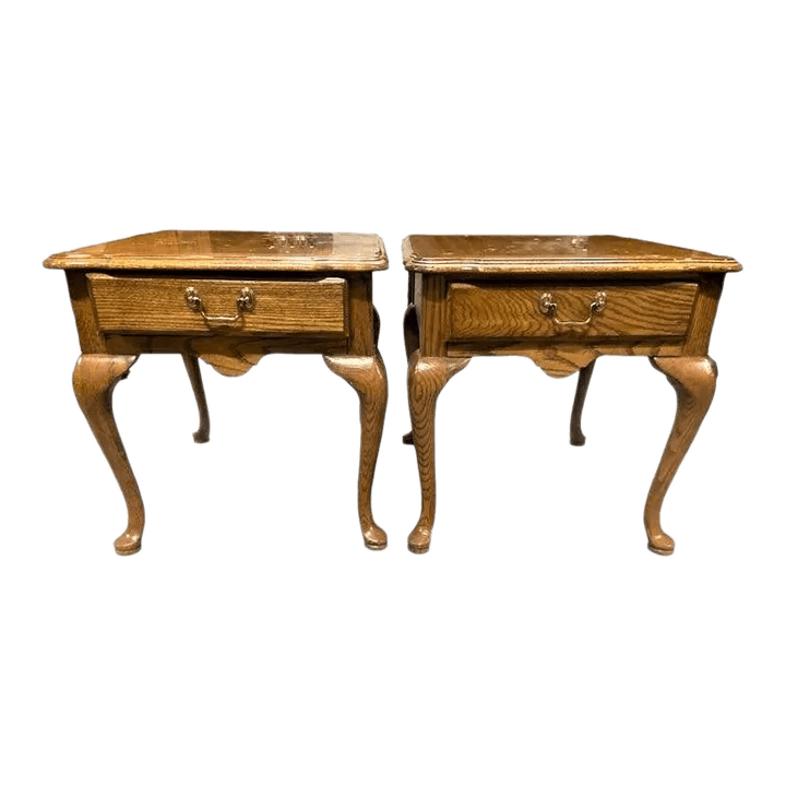 Pair of Thomasville Vintage Solid Oak Queen Anne Side Tables Late 20th Century - Thumbnail 2