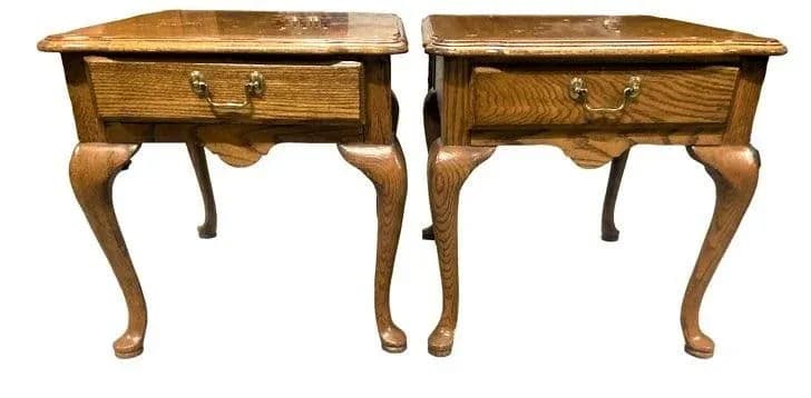Pair of Thomasville Vintage Solid Oak Queen Anne Side Tables Late 20th Century - Thumbnail 8
