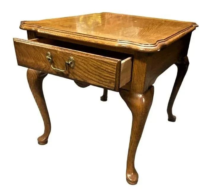 Pair of Thomasville Vintage Solid Oak Queen Anne Side Tables Late 20th Century - Thumbnail 4