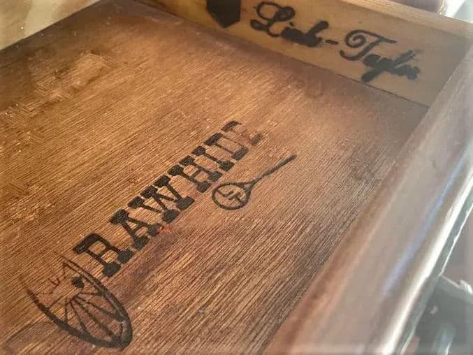 Henry Link Vintage Link Taylor ‘Rawhide’ Series Chest and Hutch - Made in North Carolina in 1976 - Thumbnail 8