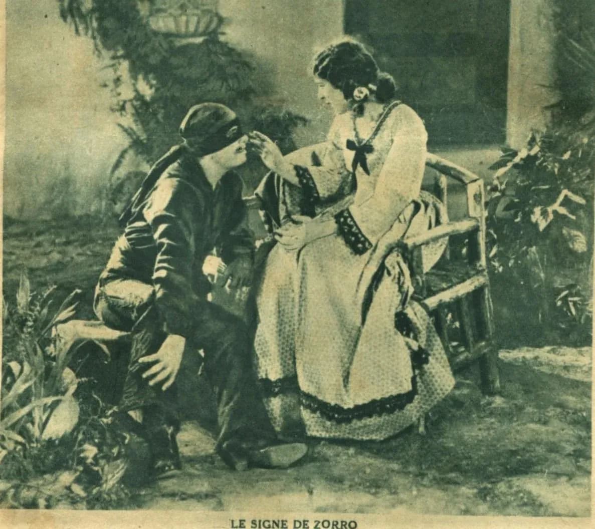 Early 20th Century Spanish Revival Armchair With Textured Kravet Upholstery - Thumbnail 11