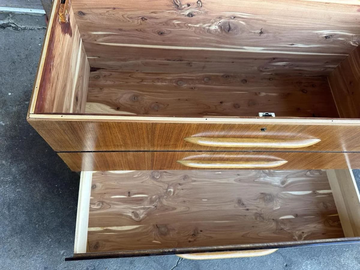 Merton Gershun Attributed Walnut Dillingham Bluebird Cedar Chest - Circa 1950s - Thumbnail 11