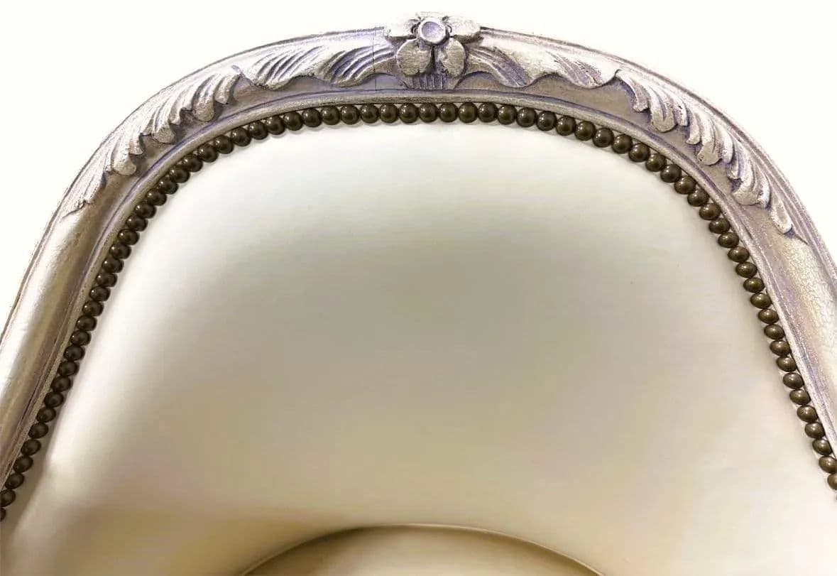 Louis XV French Leather and Painted Carved Wood Corner Chair - Vintage Early 21st Century - Thumbnail 4