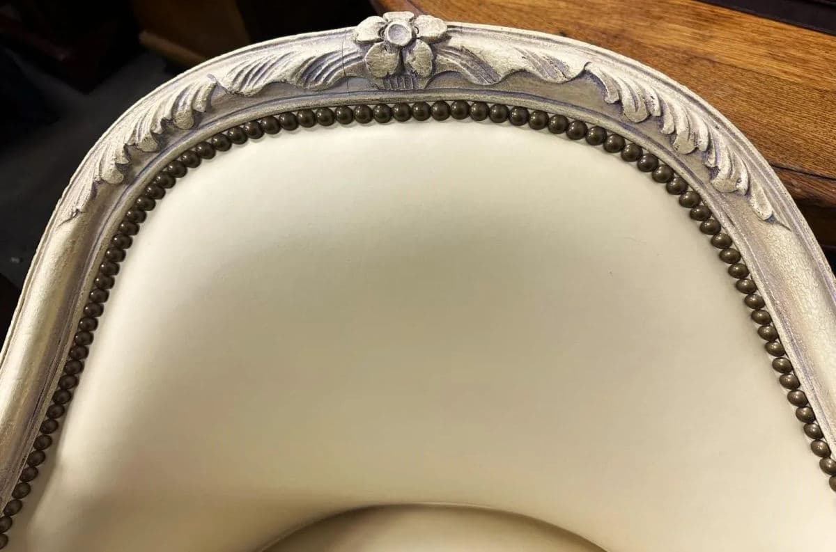 Louis XV French Leather and Painted Carved Wood Corner Chair - Vintage Early 21st Century - Thumbnail 9