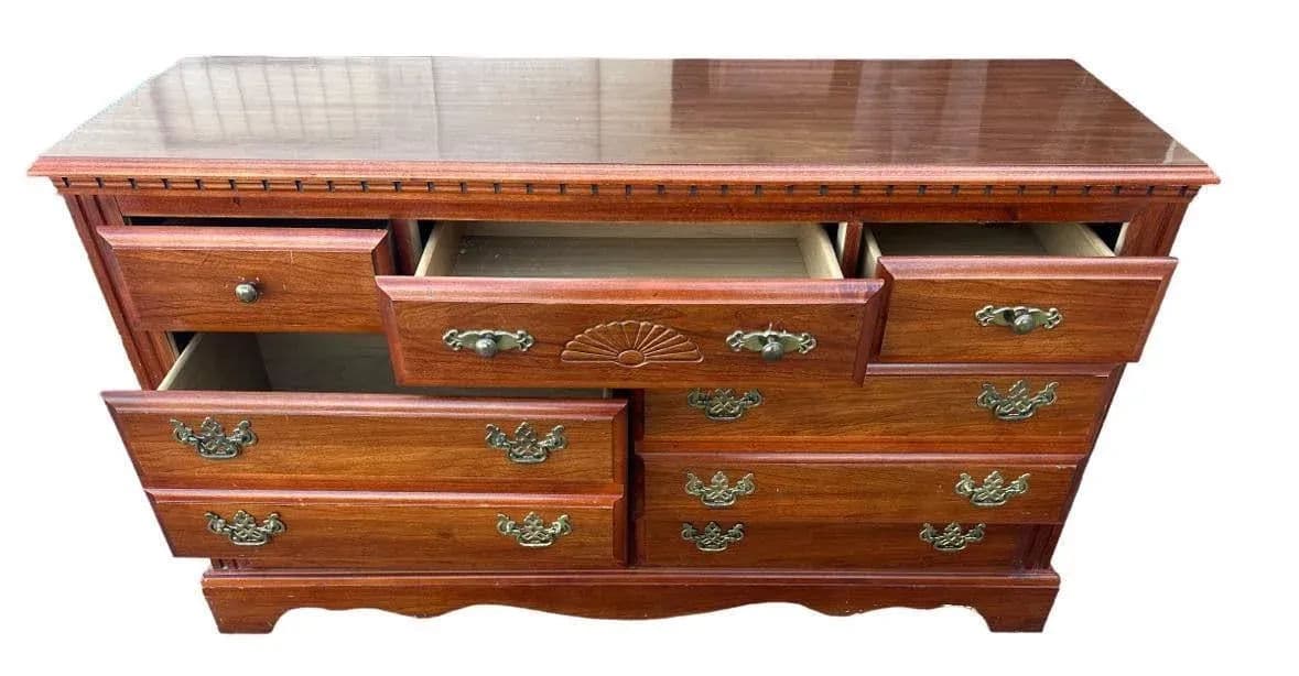 Broyhill Cherry Wood Georgian Dresser With Mirror Made in North Carolina - Thumbnail 4