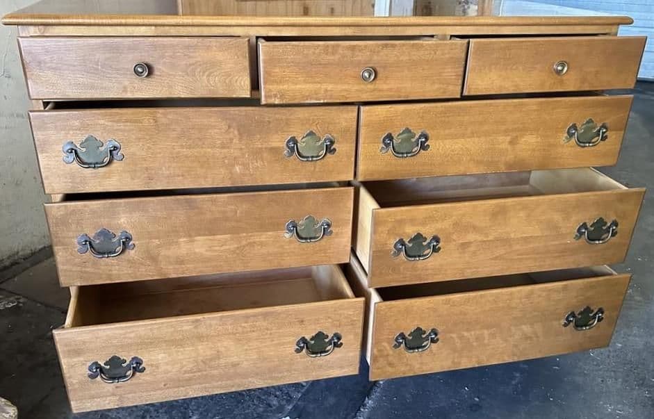 Ethan Allen Nutmeg Solid Maple 52" Wide Chest of 9 Drawers - Vintage 1960s - Thumbnail 4