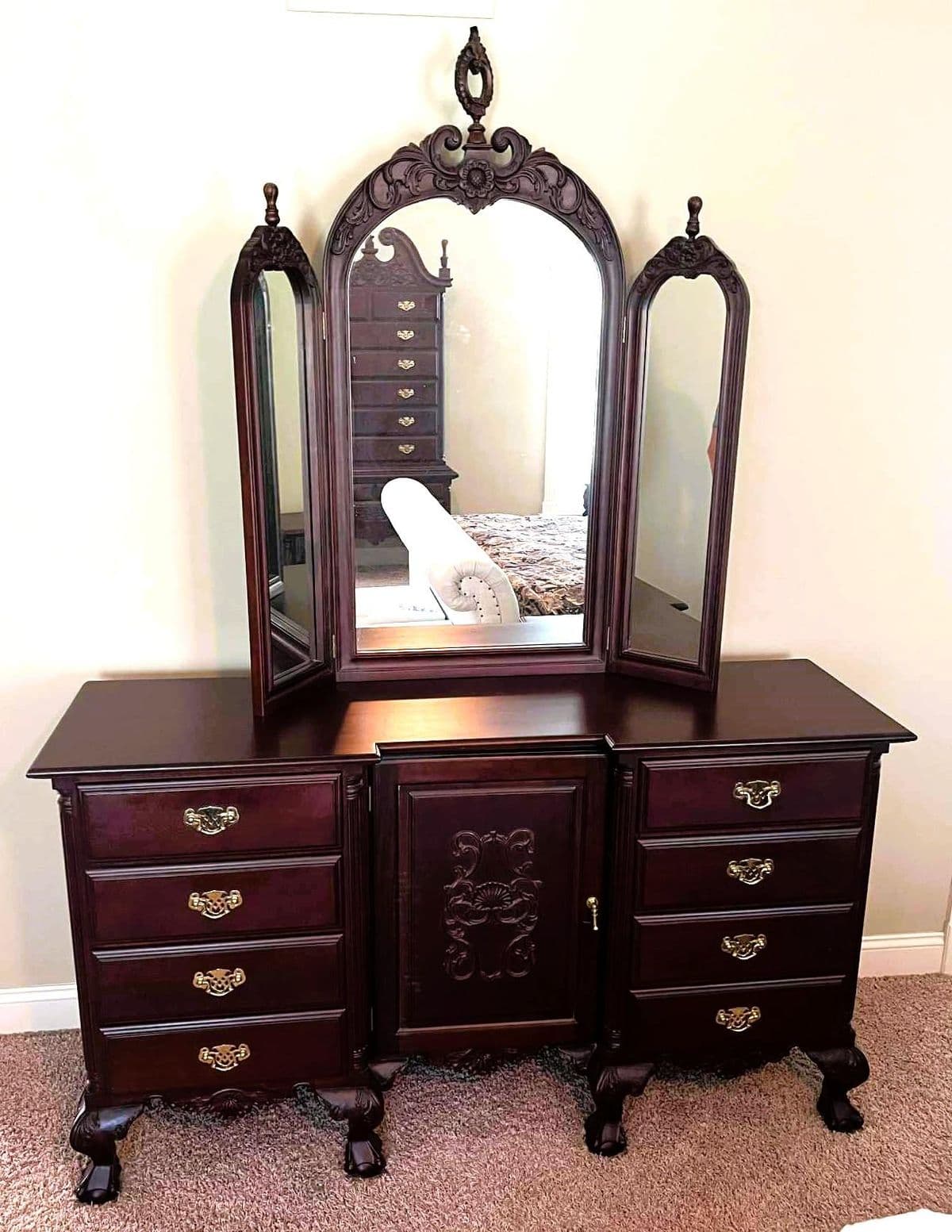 Mahogany Georgian Furnishings of New Orleans Dresser With Mirror - Vintage Late 20th Century - Thumbnail 5