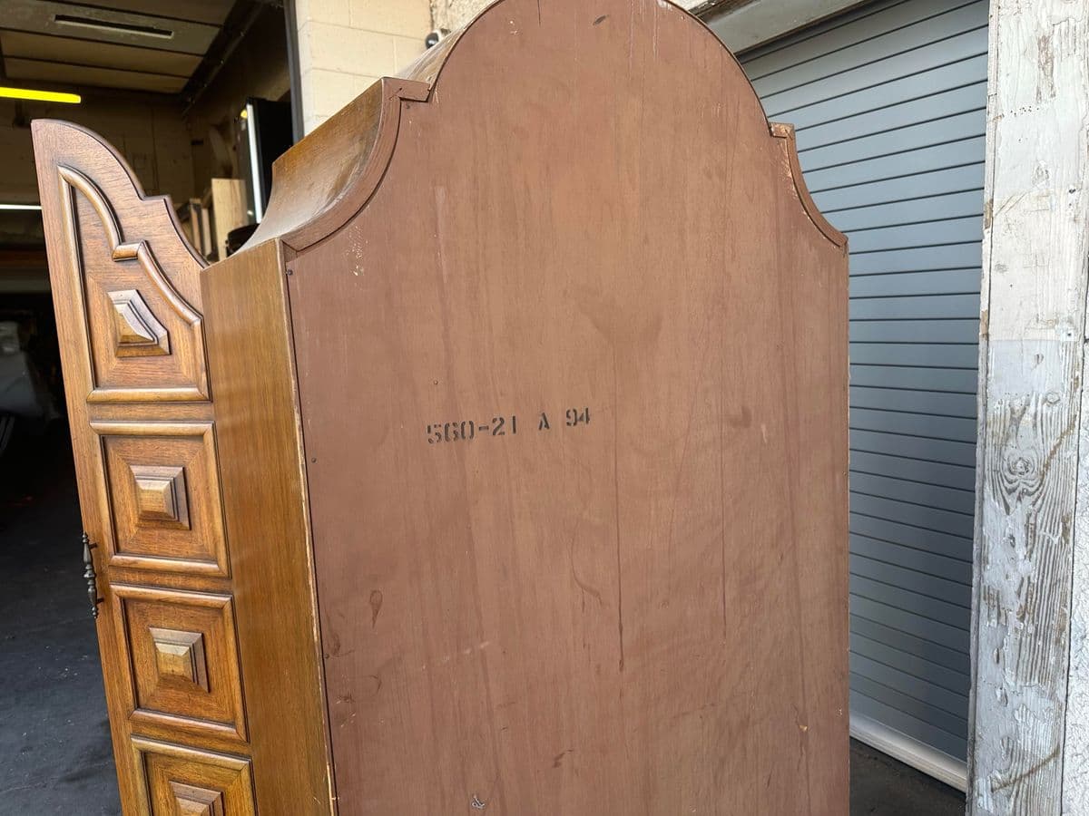 Thomasville Spanish Colonial Hollywood Regency Style Mid Century Oak Armoire - Vintage 1960s - Thumbnail 10