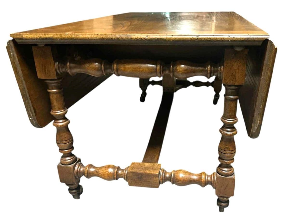 Late 20th Century Baker Furniture Vintage William & Mary Oak Drop Leaf 18” H Coffee Table Adjustable as 29” H Side Table - Thumbnail 10