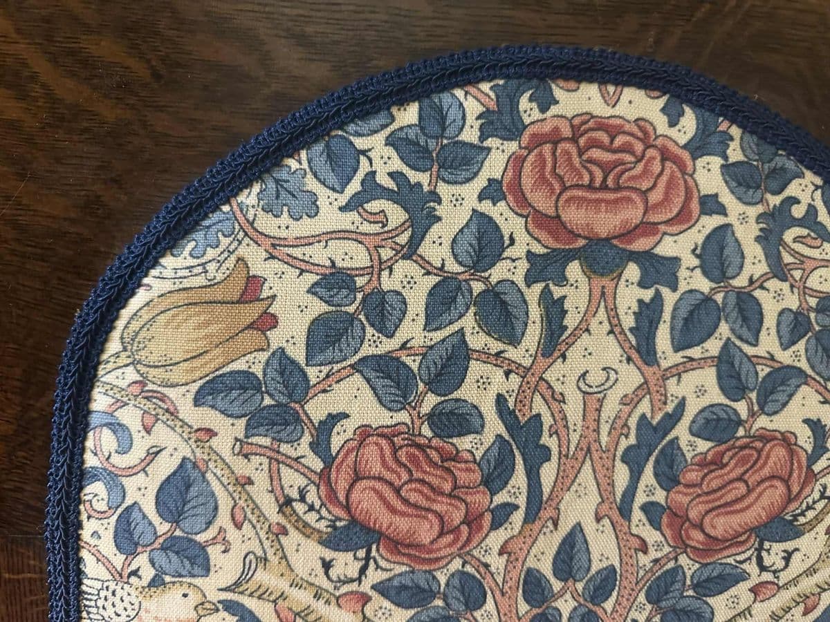 19th Century English Oak Bishop’s Throne Reupholstered With Leather and William Morris ‘Rose’ Linen - Thumbnail 7