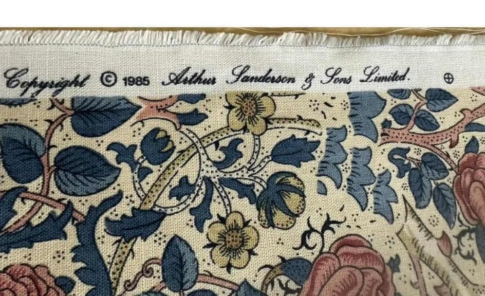 19th Century English Oak Bishop’s Throne Reupholstered With Leather and William Morris ‘Rose’ Linen - Thumbnail 10