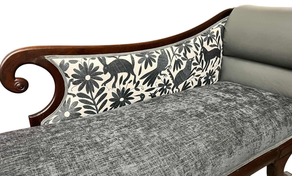 ‘Empress Carlota’ Mahogany Empire Chaise - Circa 1860s - Reupholstered With New Otomi Hand Embroidery and Leather - Thumbnail 3