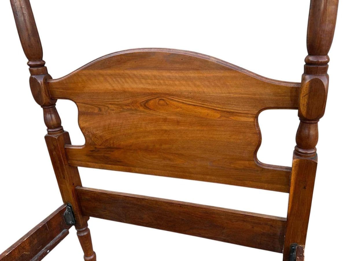 Pair of 19th Century Antique Solid Cherry Wood Four Poster Twin Beds - English Traditional Style - Thumbnail 8