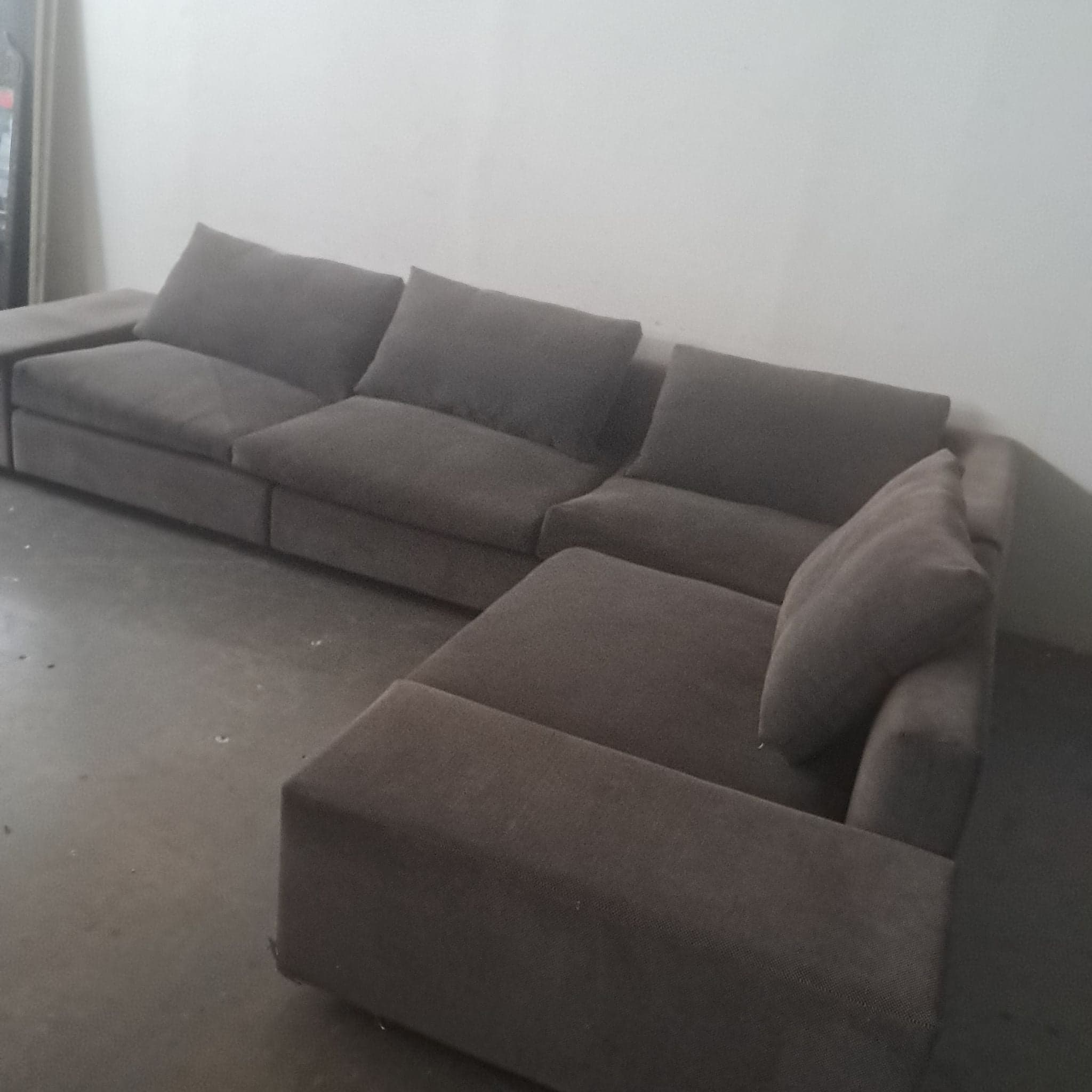 Eilersen Modern Gray Sectional Sofa - Thumbnail 2