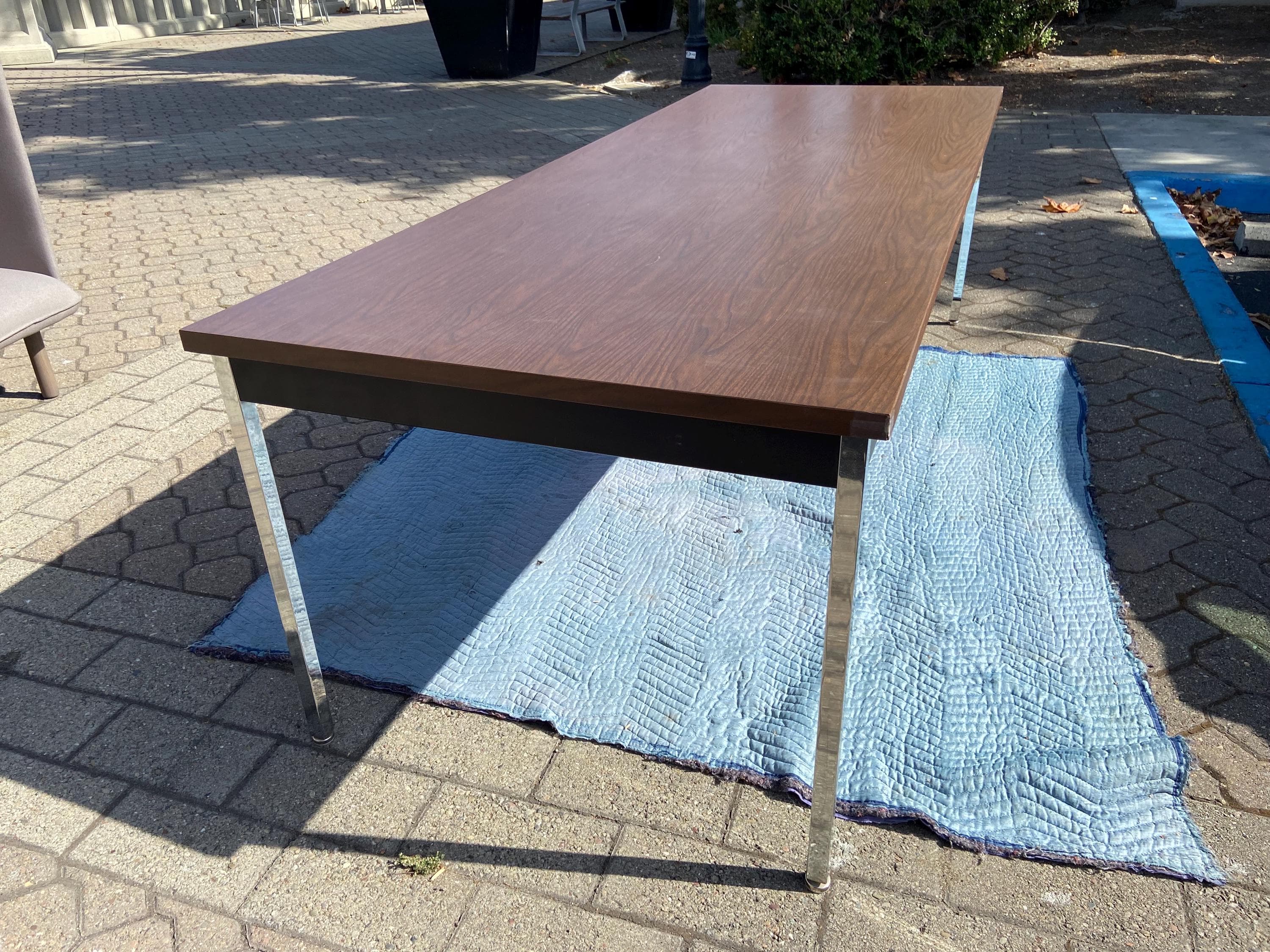 vintage mid century modern tanker conference table by Krueqer with foldable legs - Thumbnail 9