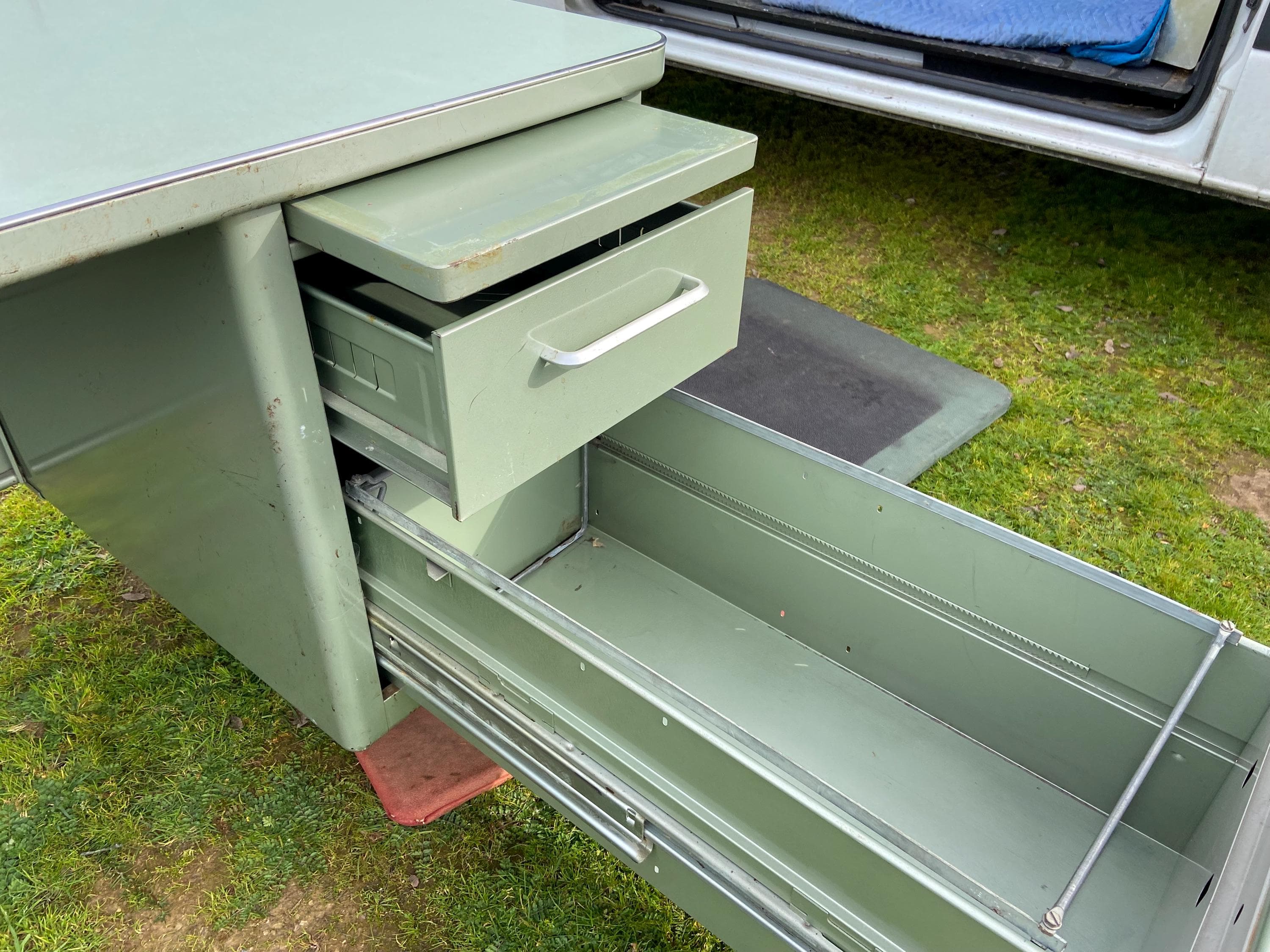 Steelcase vintage mid century modern metal tanker desk - Thumbnail 4