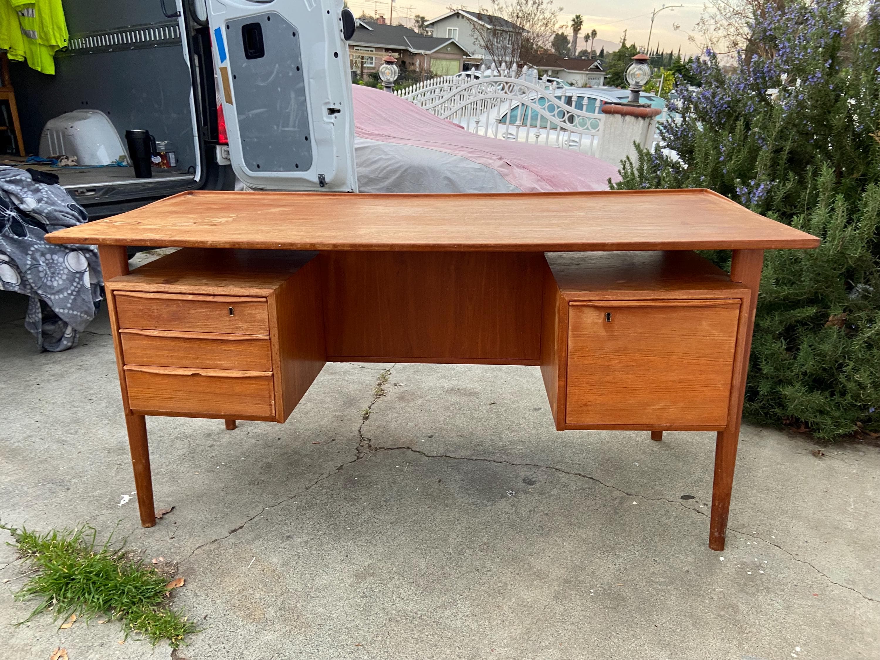 Vintage MCM Danish Teak Floating Desk by Peter Løvig Nielsen Needs Restoration - Thumbnail 6