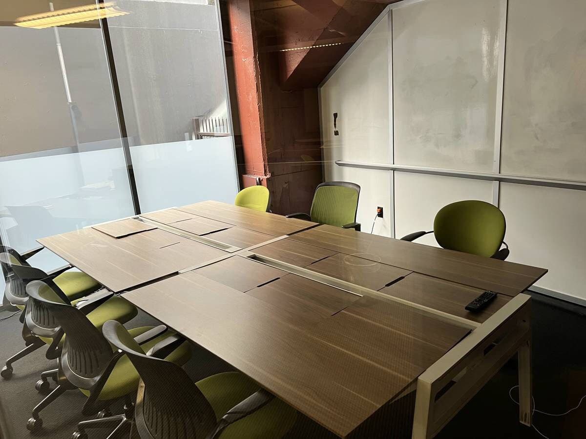 Bivi table for four by steelcase - Image 1