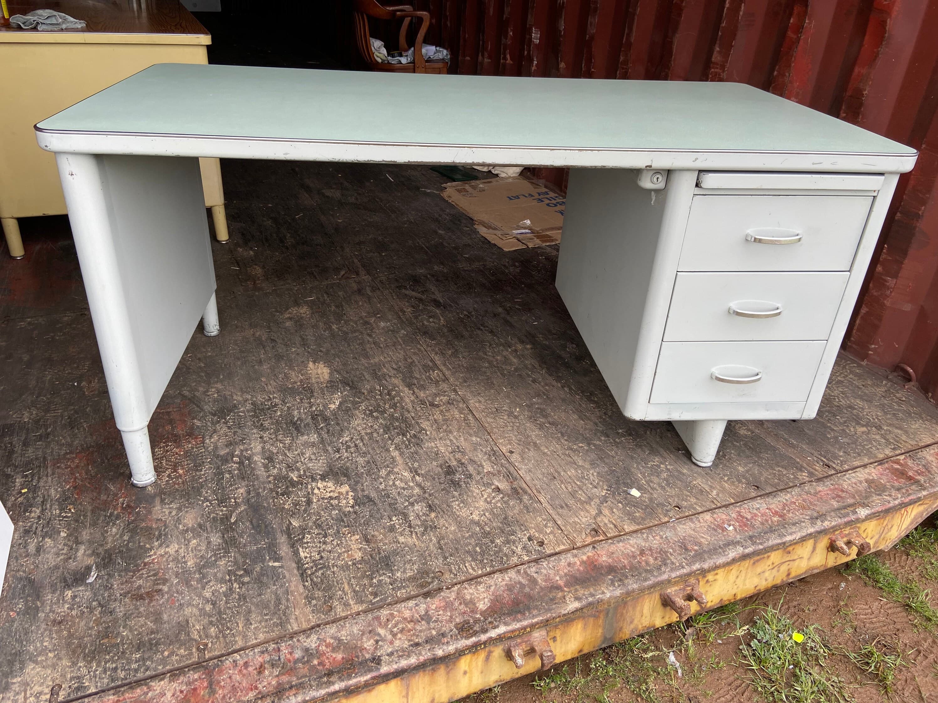 Steelcase vintage metal tanker desk - Thumbnail 4