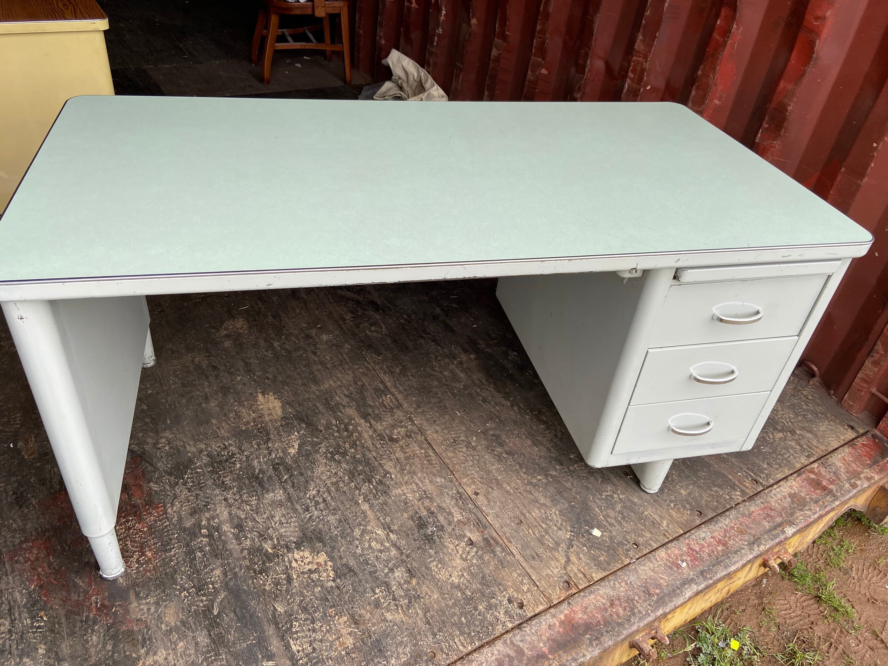 Steelcase vintage metal tanker desk - Thumbnail 9