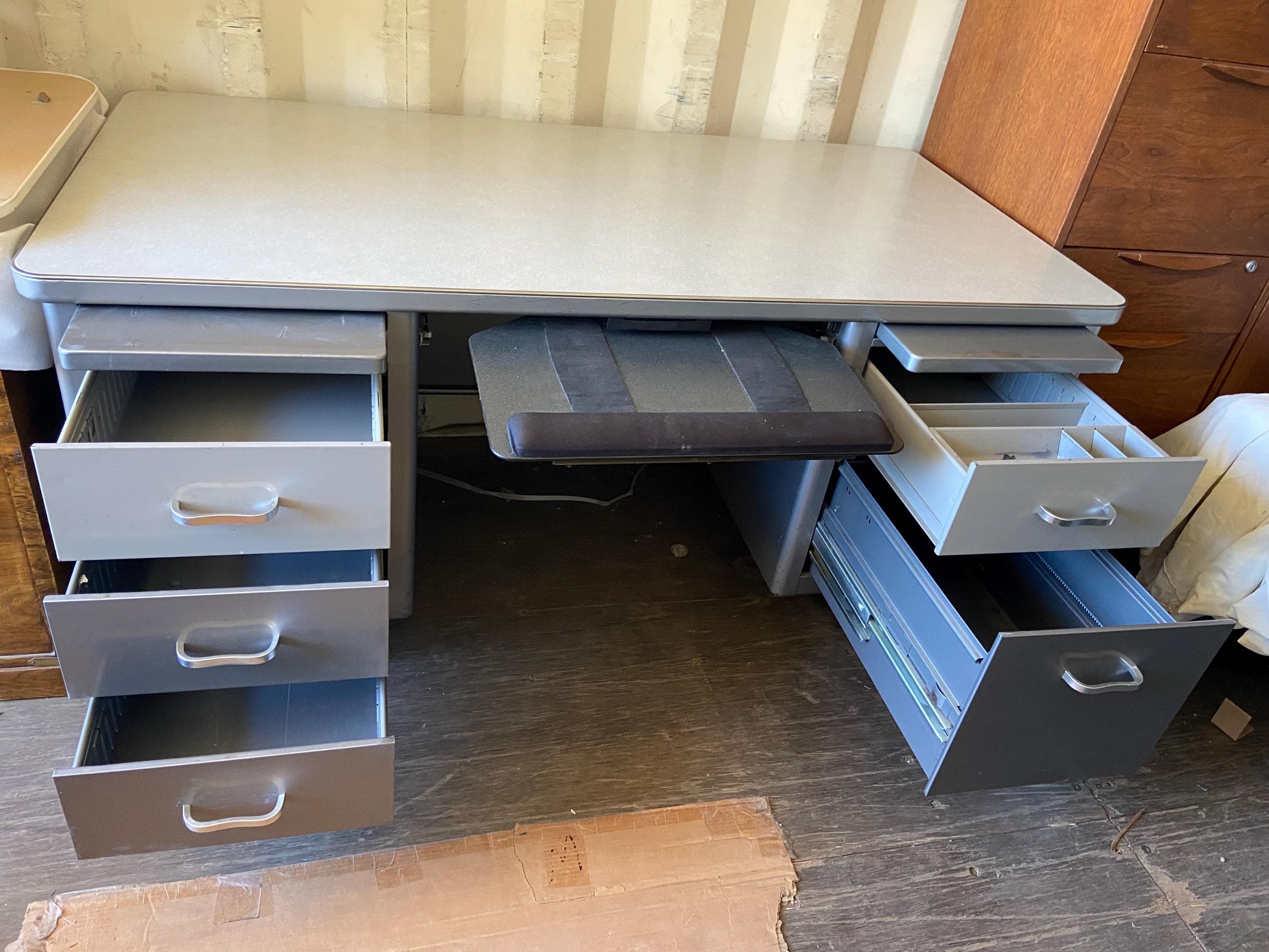 Steelcase vintage mid century modern tanker desk - Thumbnail 2