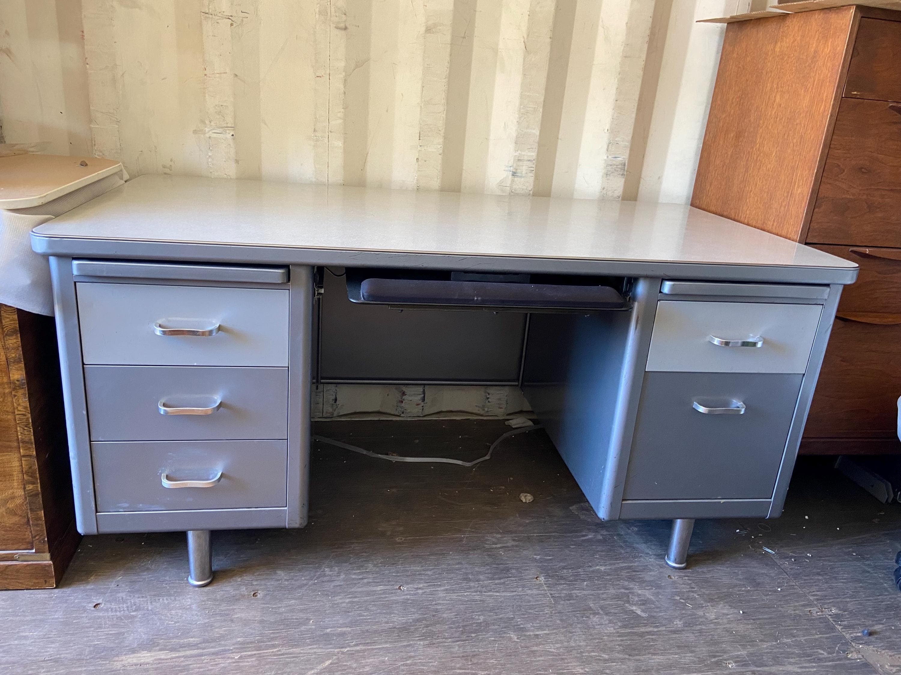 Steelcase vintage mid century modern tanker desk - Thumbnail 10