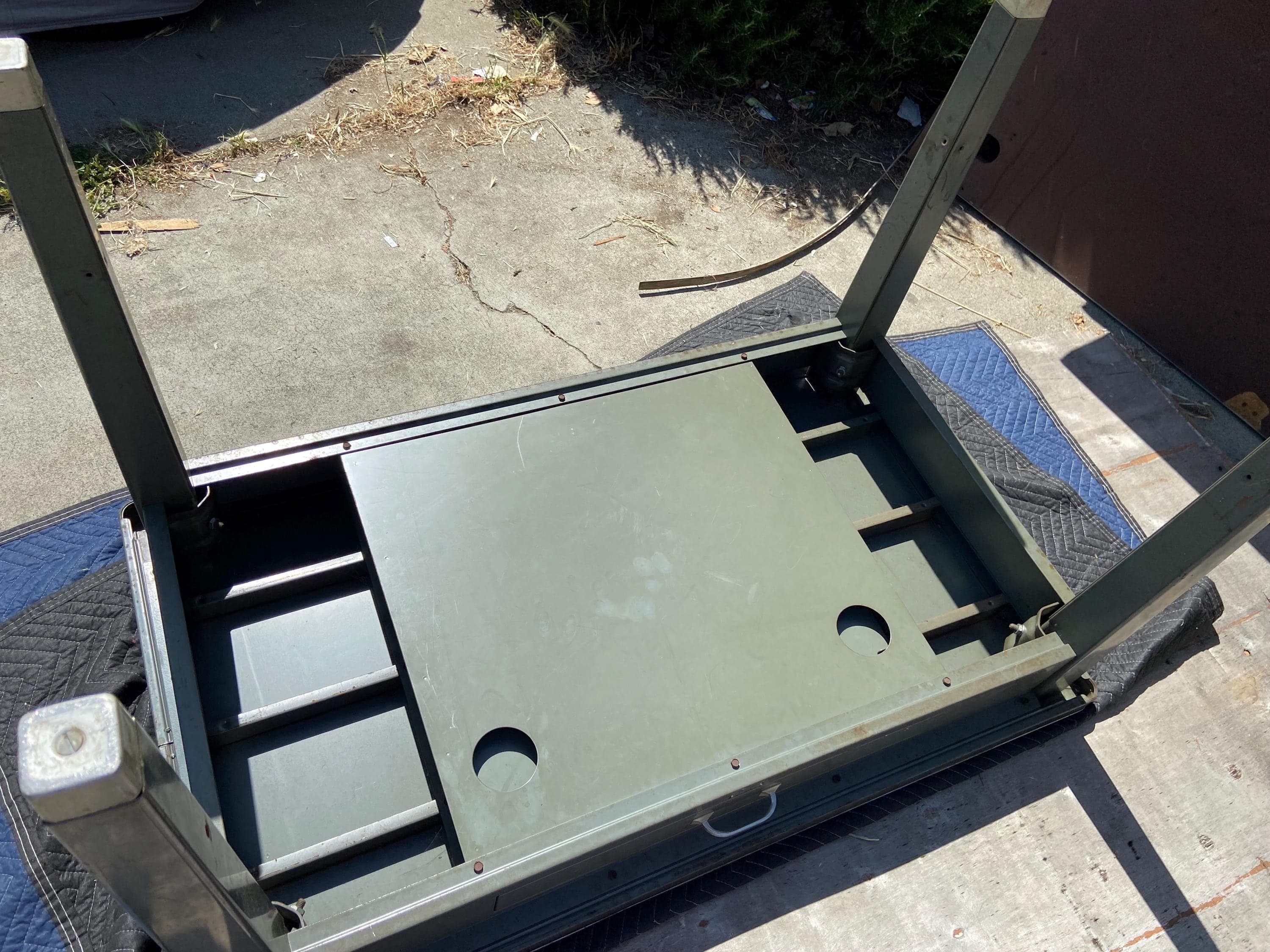 the general fireproofing vintage tanker desk - Thumbnail 3