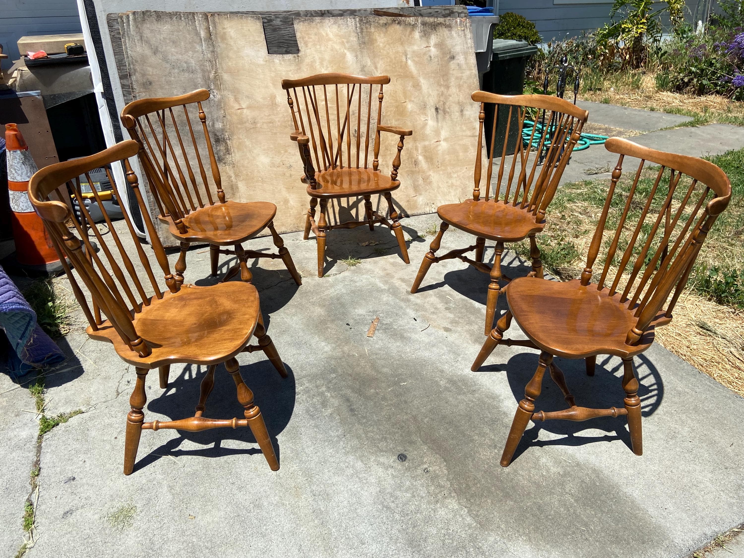 vintage Ethan Allen Windsor fiddleback nutmeg kitchen chairs set of 5 - Image 1