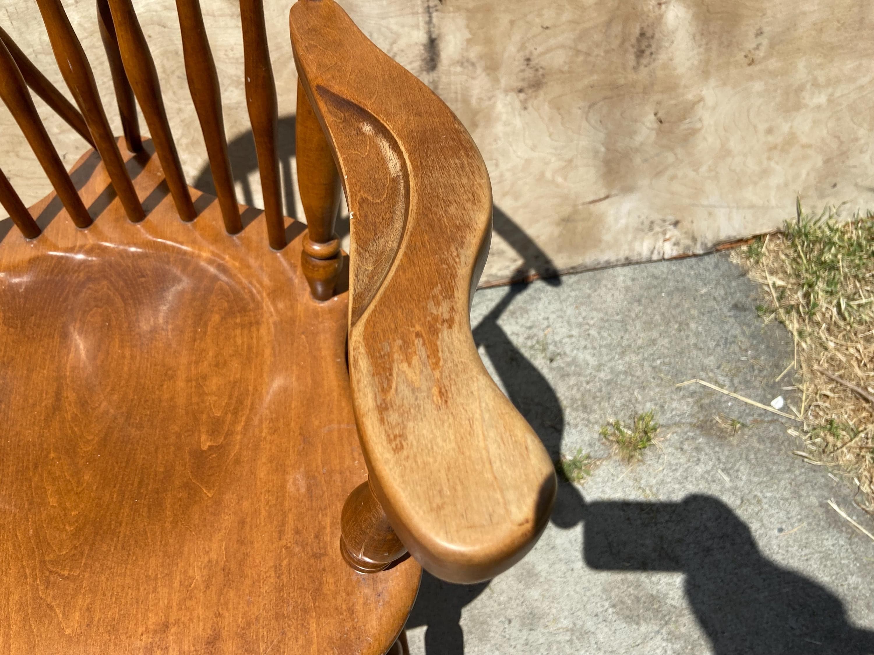 vintage Ethan Allen Windsor fiddleback nutmeg kitchen chairs set of 5 - Thumbnail 5