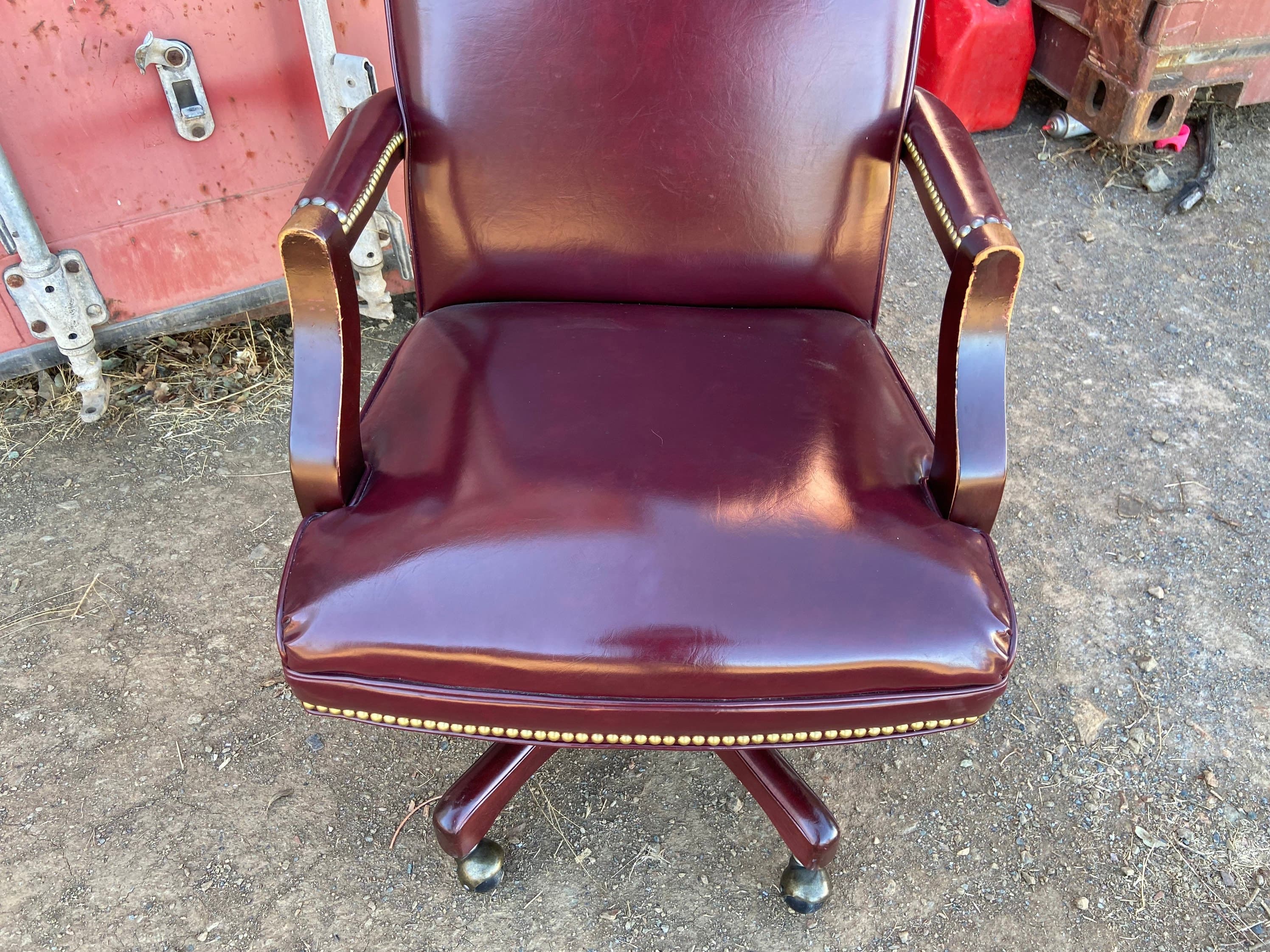 Vintage faux leather high back leather office chair - Thumbnail 10