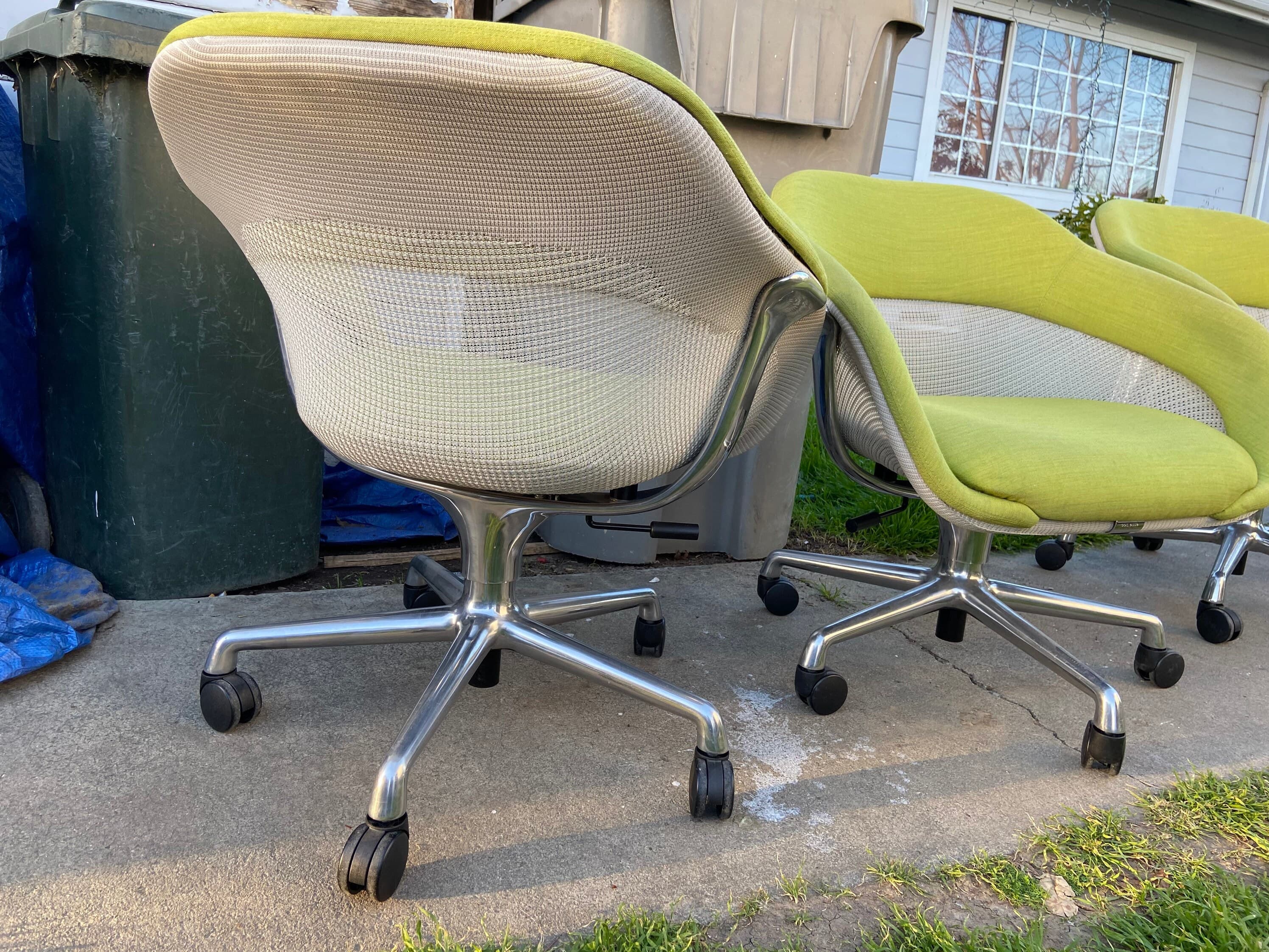 Steelcase coalesse s-w1 lounge chairs some scuffs and spots - Thumbnail 6